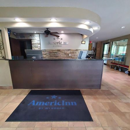 Americinn And Suites By Wyndham Delafield-Waukesha-Milwaukee Bagian luar foto