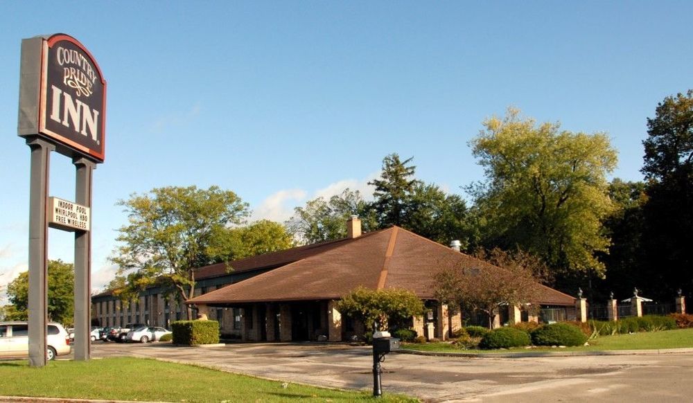 Americinn And Suites By Wyndham Delafield-Waukesha-Milwaukee Bagian luar foto