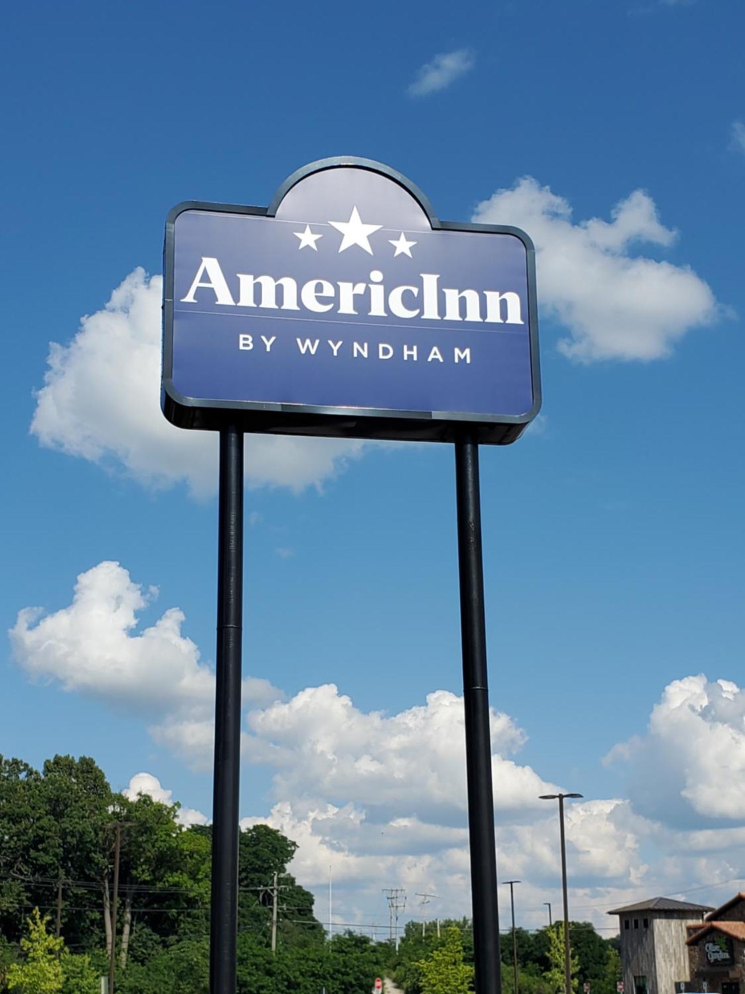 Americinn And Suites By Wyndham Delafield-Waukesha-Milwaukee Bagian luar foto