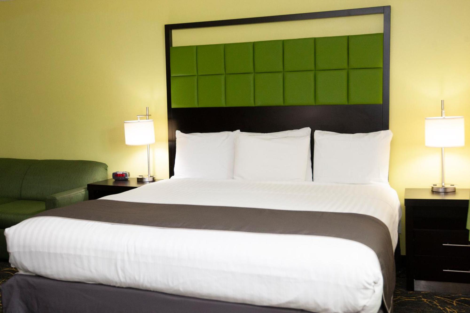 Americinn And Suites By Wyndham Delafield-Waukesha-Milwaukee Ruang foto