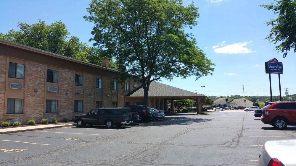 Americinn And Suites By Wyndham Delafield-Waukesha-Milwaukee Bagian luar foto